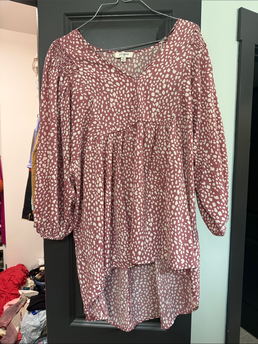 Umgee Rose-Pink Dot Hi-Low Blouse